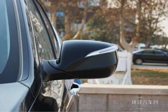 2013款 改款 2.0T 自動四驅頂級型