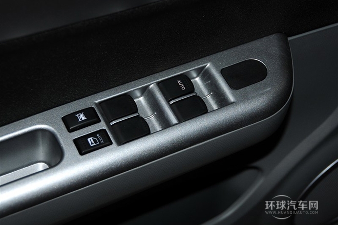 2013款 1.5L 手動20周年限量版