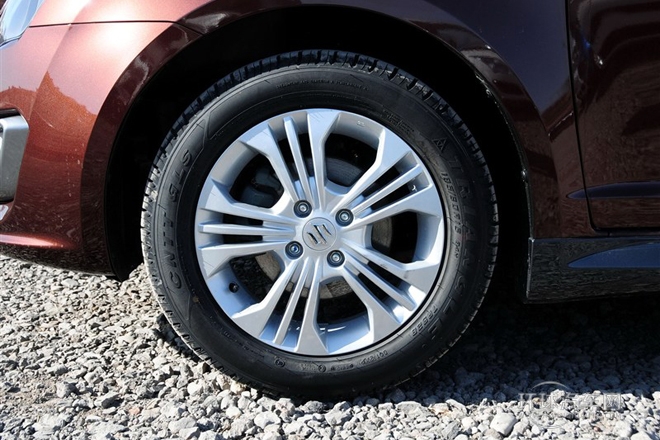 2013款 1.5L 手動(dòng)標(biāo)準(zhǔn)版