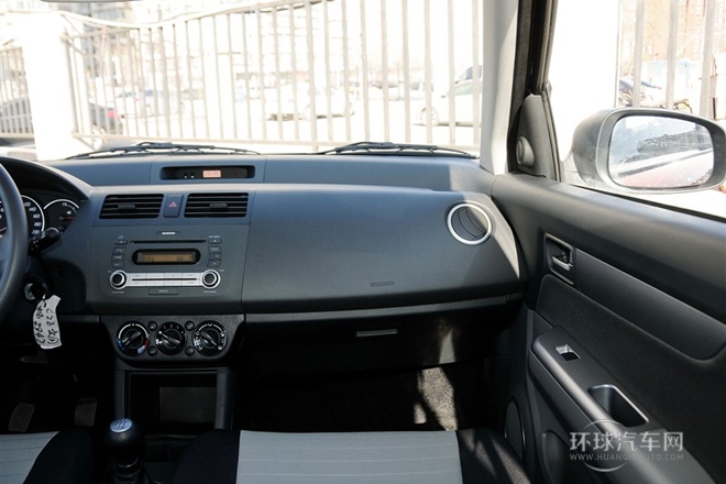 2013款 1.5L 手動標準版