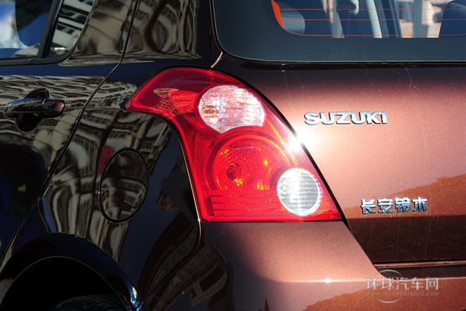 2013款 1.5L 手動(dòng)標(biāo)準(zhǔn)版