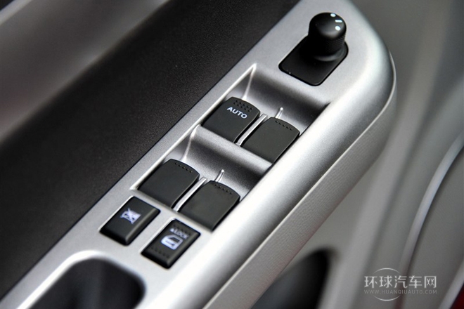 2013款 1.5L 手動運動版