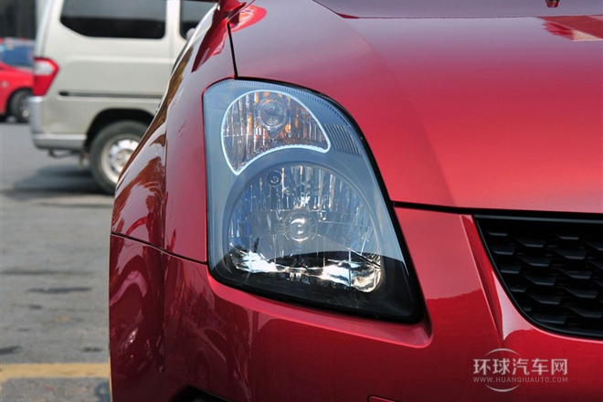 2013款 1.5L 手動(dòng)運(yùn)動(dòng)版