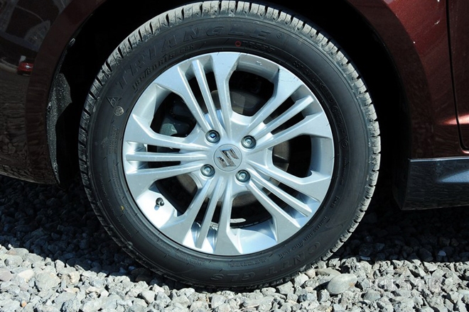 2013款 1.5L 自動標(biāo)準(zhǔn)版