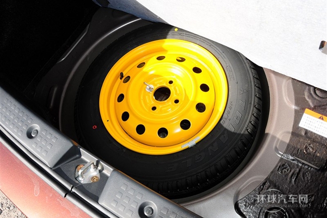 2013款 1.5L 自動(dòng)運(yùn)動(dòng)版