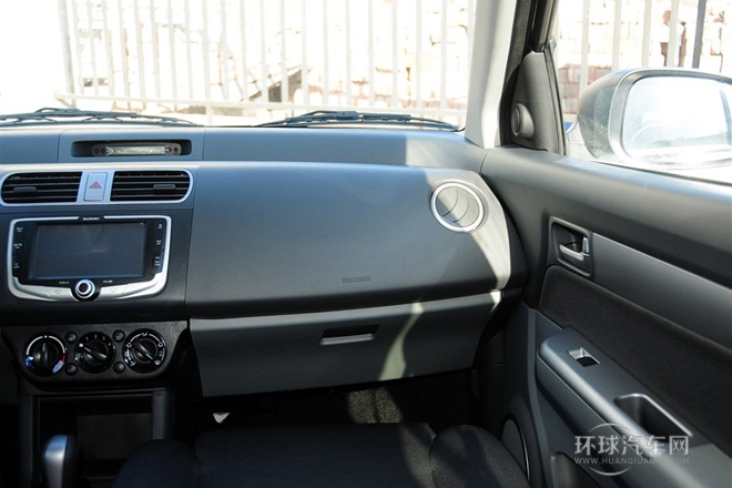 2013款 1.5L 自動(dòng)運(yùn)動(dòng)版