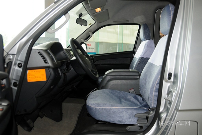 2011款 2.4L大海獅L 豪華型