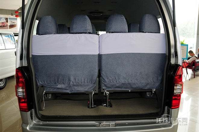 2011款 2.4L大海獅L 豪華型