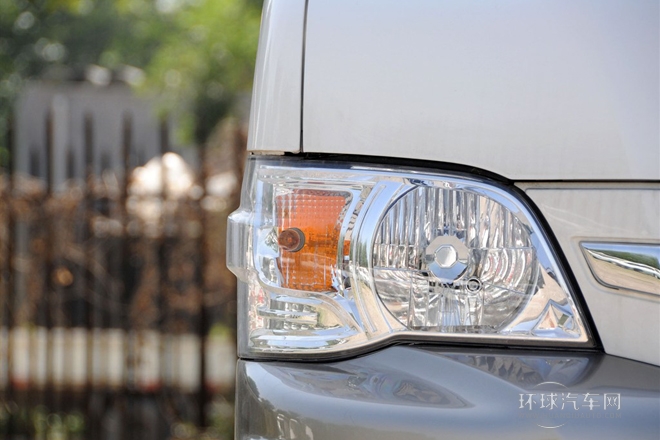 2011款 2.4L大海獅L 旗艦型