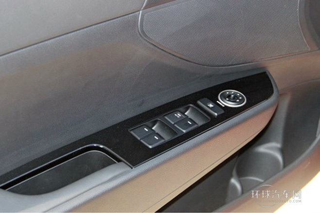 2014款 1.8L 自動(dòng)舒適型