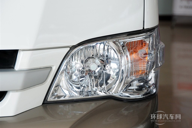 2012款 2.5T大海獅W 豪華型