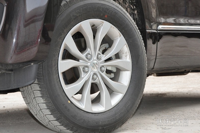 2012款 2.4L MT豪華導(dǎo)航5門版