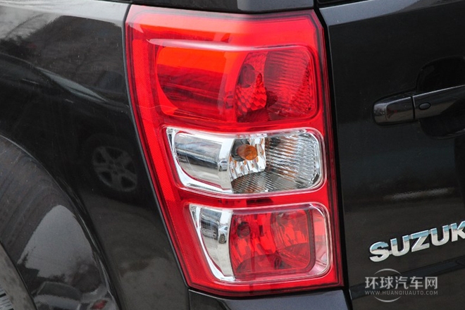 2012款 2.4L MT豪華導(dǎo)航5門版