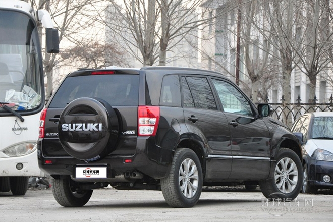 2012款 2.4L MT豪華導(dǎo)航5門版