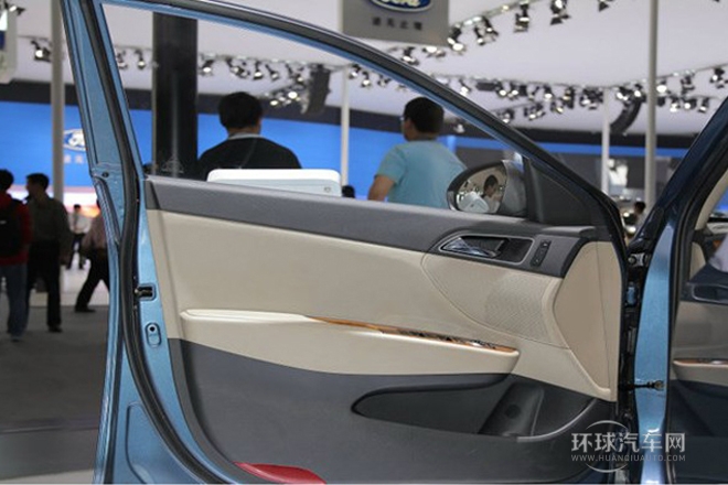 2014款 2.0L 自動旗艦型