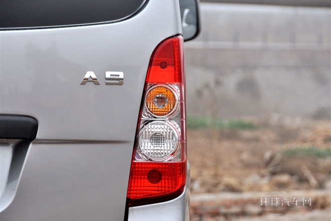 2011款 1.0L標(biāo)準(zhǔn)版