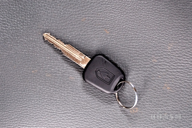 2011款 1.0L標(biāo)準(zhǔn)版