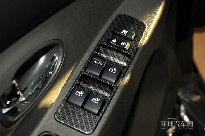 2014款 1.5L 手動(dòng)豪華型