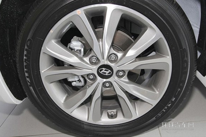 2014款 2.0L 自動尊貴版