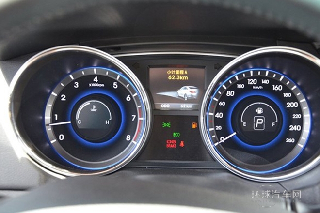 2014款 2.0L 自動尊貴版