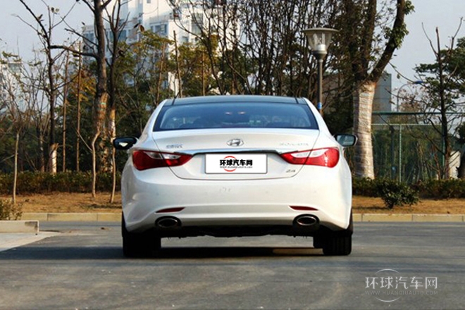 2014款 2.0L 自動尊貴版