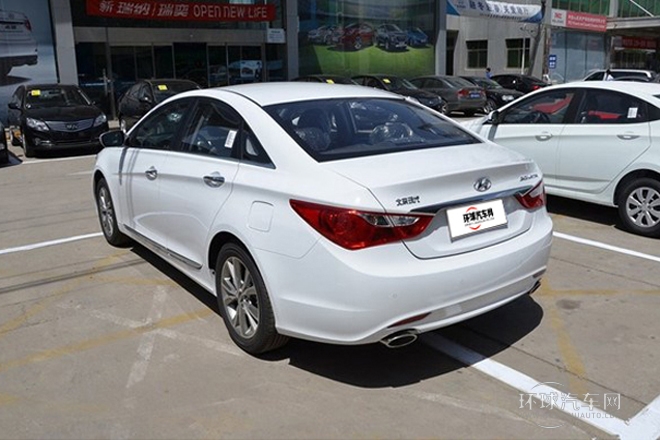 2014款 2.0L 自動尊貴版