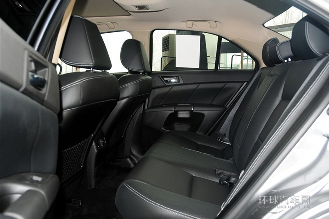 2011款 2.4L四驅運動導航版