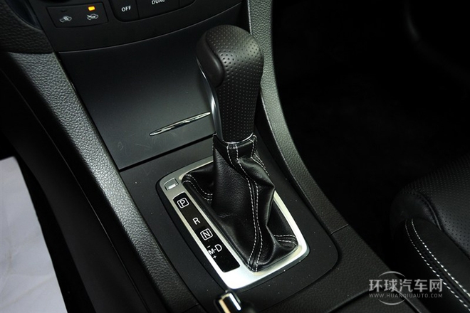 2011款 2.4L四驅(qū)運(yùn)動導(dǎo)航版