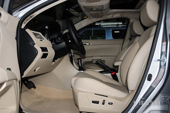 2011款 2.4L四驅(qū)豪華導(dǎo)航版