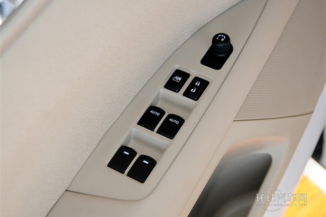 2011款 2.4L兩驅手動標準版