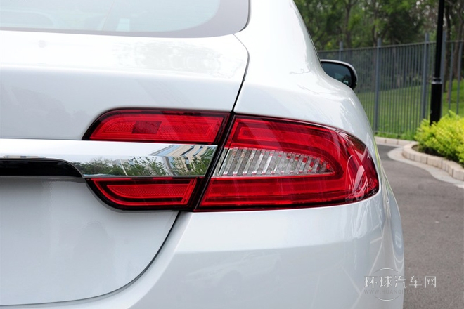 2015款 XF 2.0T 風(fēng)華版