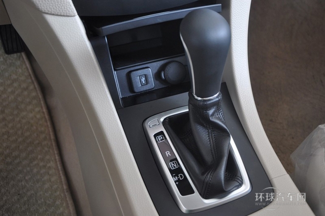 2011款 2.4L兩驅豪華導航版