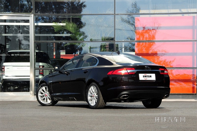 2015款 XF 2.0T 豪華版