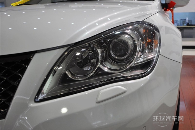 2011款 2.4L兩驅(qū)豪華導(dǎo)航版