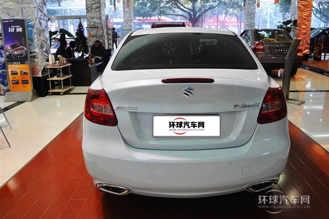 2011款 2.4L兩驅(qū)豪華導(dǎo)航版