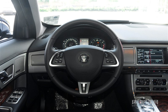 2015款 XF 2.0T 豪華版