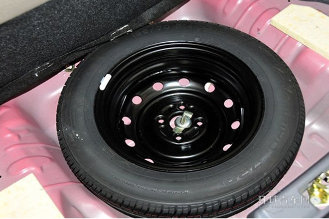 2012款 冠軍版 1.3L 手動(dòng)標(biāo)準(zhǔn)型