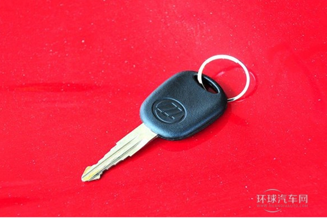 2012款 冠軍版 1.3L 手動標(biāo)準(zhǔn)型