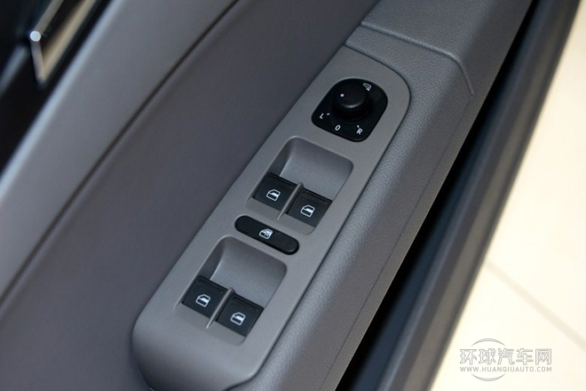 2013款 1.8TSI 手動(dòng)名仕版