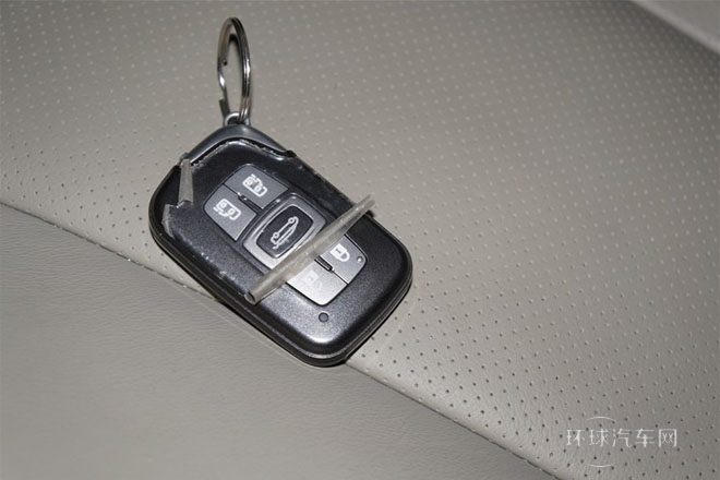 2013款 1.5L 自動尊貴型