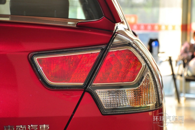 2014款 1.5L 手動(dòng)風(fēng)采版