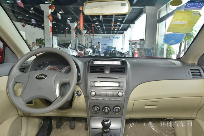 2012款 1.5L 手動舒適型