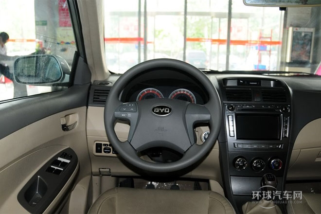 2012款 1.5L 手動尊貴型