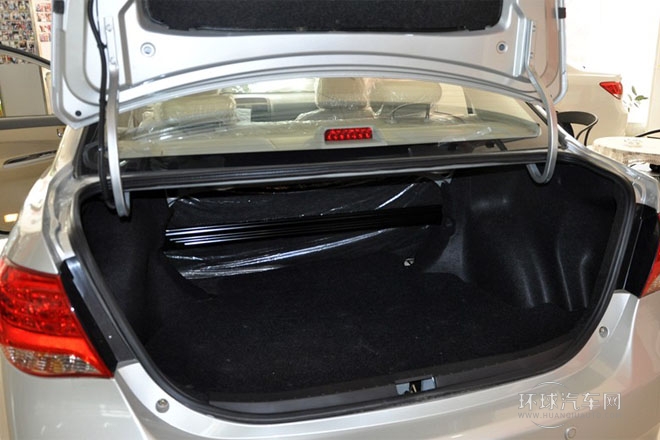 2012款 1.5L 手動(dòng)尊貴型