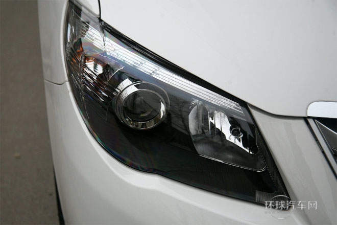 2012款 1.8L 自動尊貴型