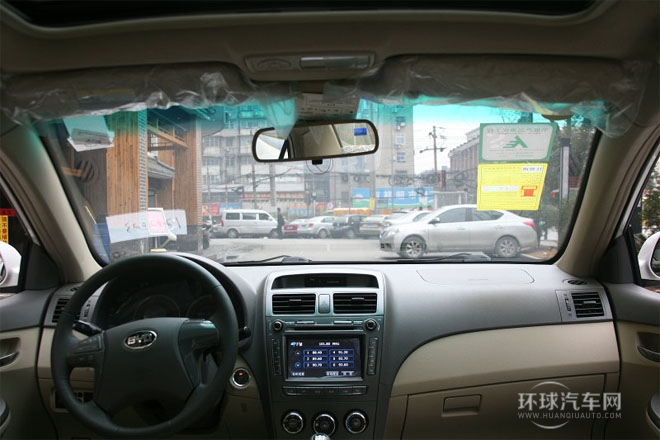 2012款 1.8L 自動(dòng)尊貴型