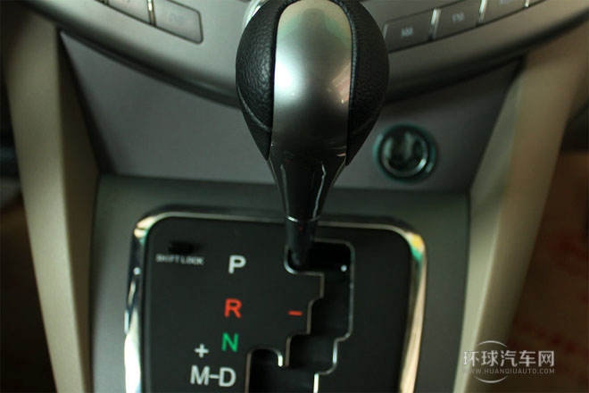 2012款 1.8L 自動尊貴型