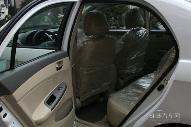 2012款 1.8L 自動(dòng)尊貴型