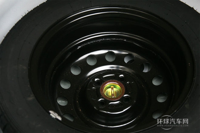 2012款 1.8L 自動(dòng)尊貴型