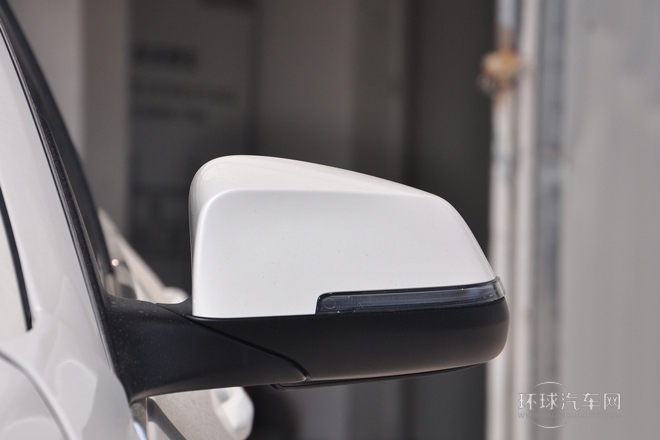 2014款 528Li xDrive風(fēng)尚設(shè)計(jì)套裝